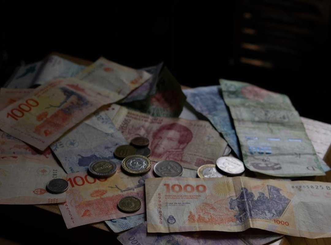 3 Smart Ways to Convert Your Pesos and Avoid Fees